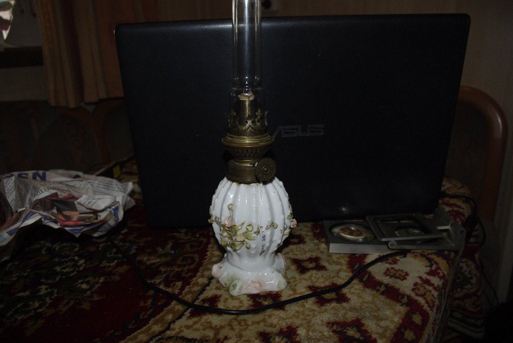 Antieke Porseleinen Olielamp met Bloemen, Ophalen of Verzenden