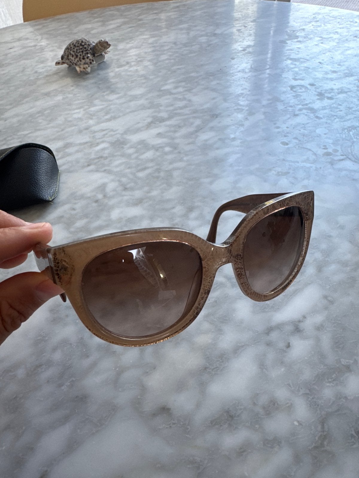 Prada Zonnebril Bruin - Zo goed als nieuw, Zonnebril, Verzenden, Zo goed als nieuw, Prada