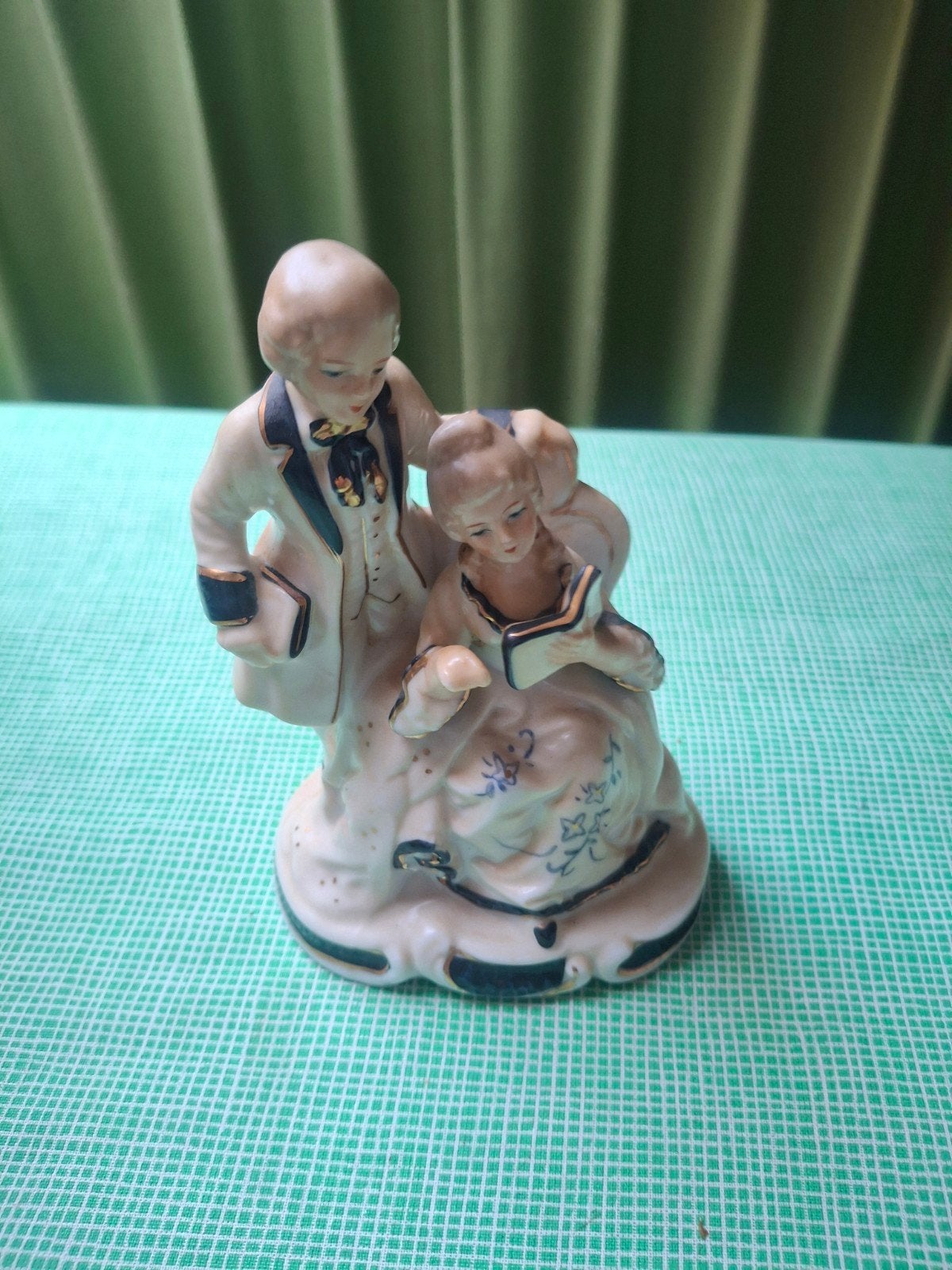 Vintage Porseleinen Beeldje: Elegant Paar met Boek, Ophalen