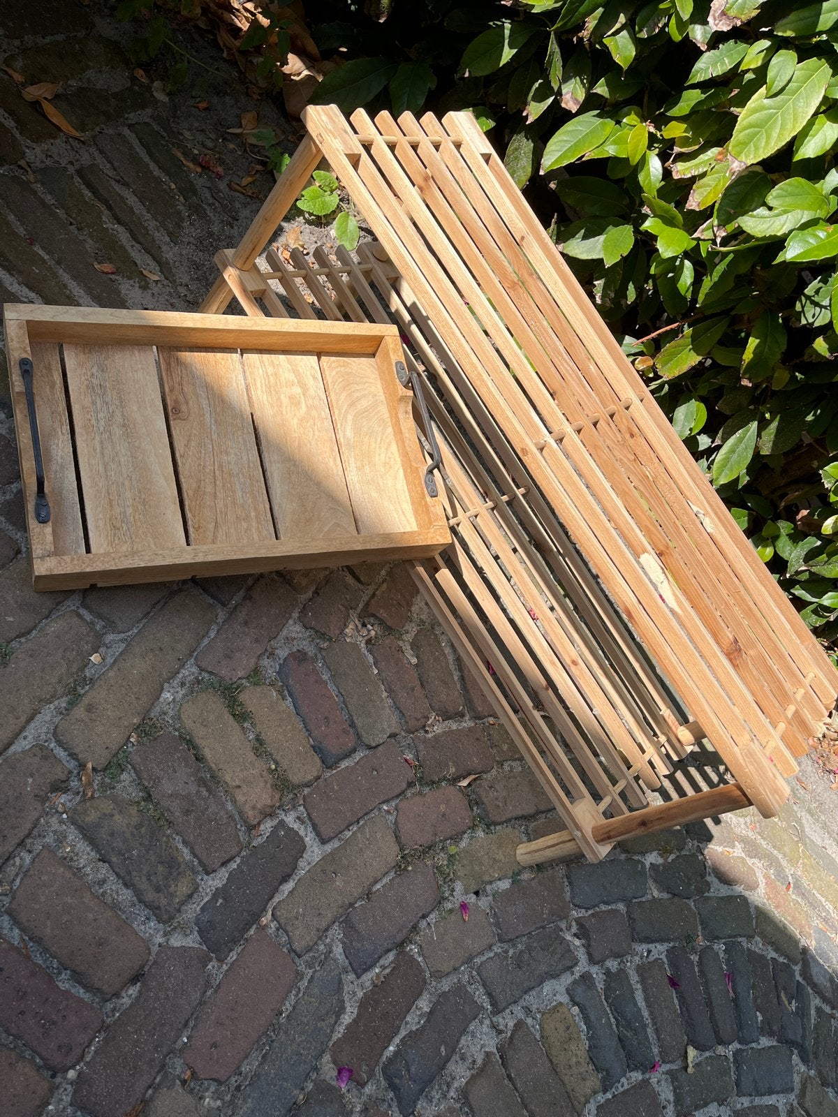 Gratis af te halen: Houten dienblad en schoenenrek, Ophalen, Gebruikt