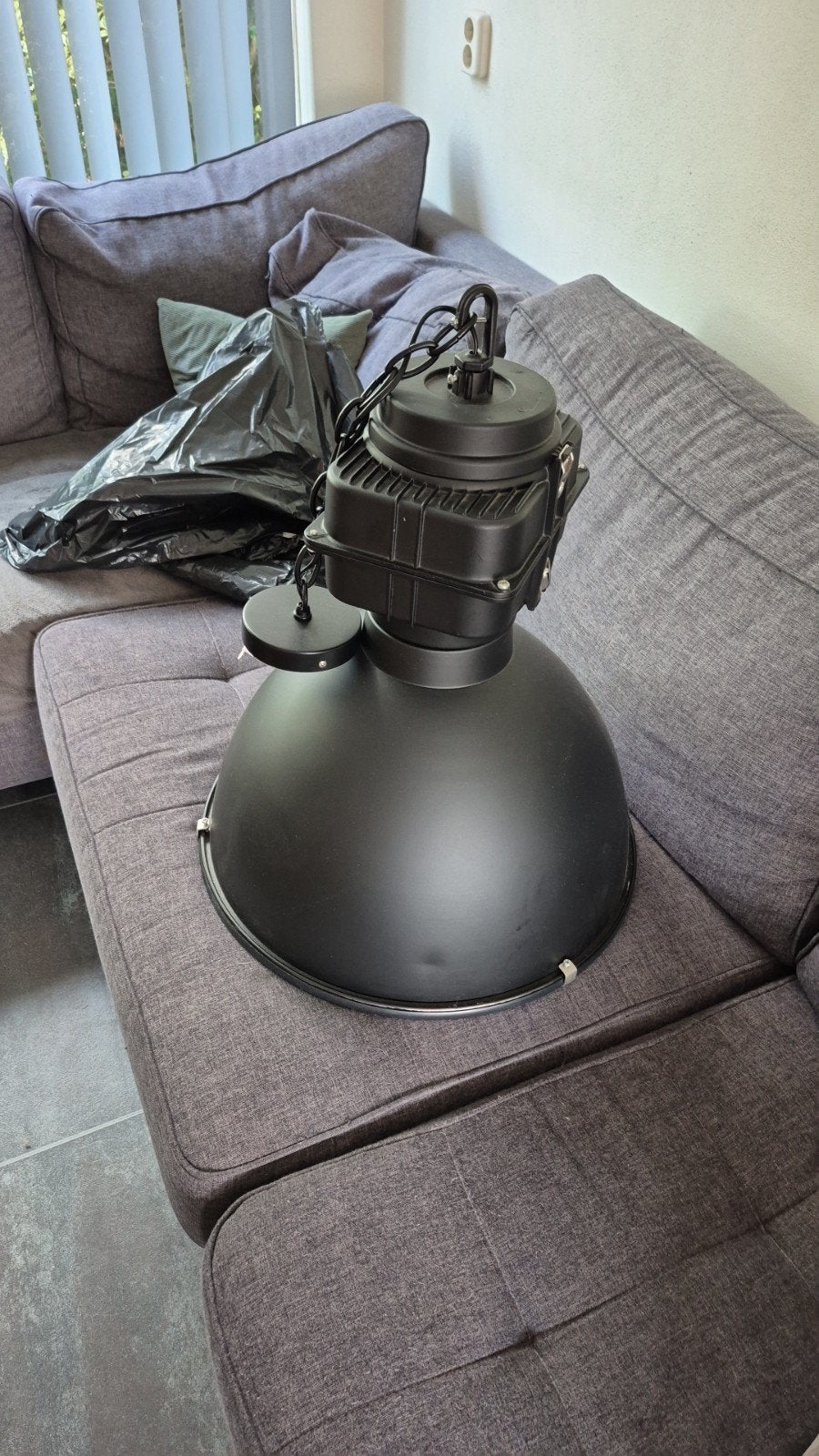 Zwarte industriële hanglamp - Kwantum, 50 tot 75 cm, Ophalen of Verzenden, Zo goed als nieuw, Metaal