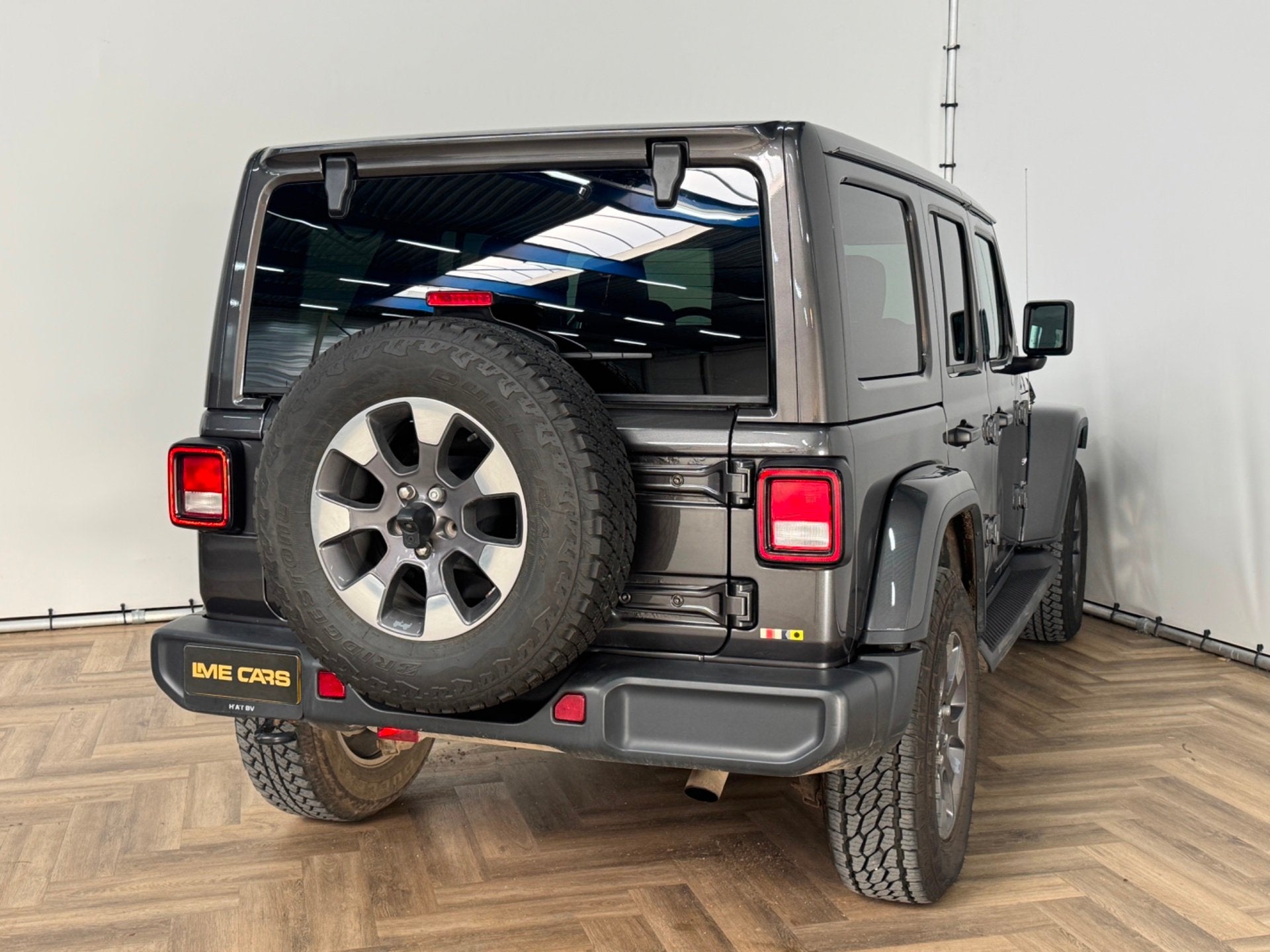 Jeep WRANGLER UNLIMITED 2.0T SAHARA 4X4|AUTOMAAT|INRUIL MOGE, 450 kg, 120 €/maand, Leder, Vierwielaandrijving