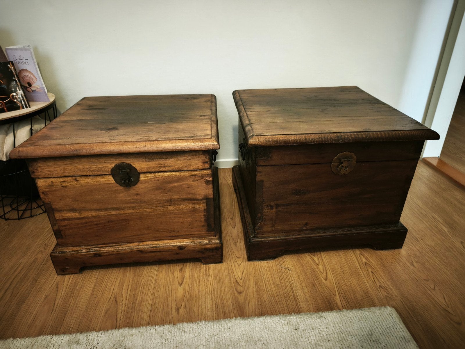 Set van 2 massief houten kisten/nachtkastjes, Huis en Inrichting, 50 – 75, Gebruikt, 50 tot 100 cm, 50 tot 75 cm