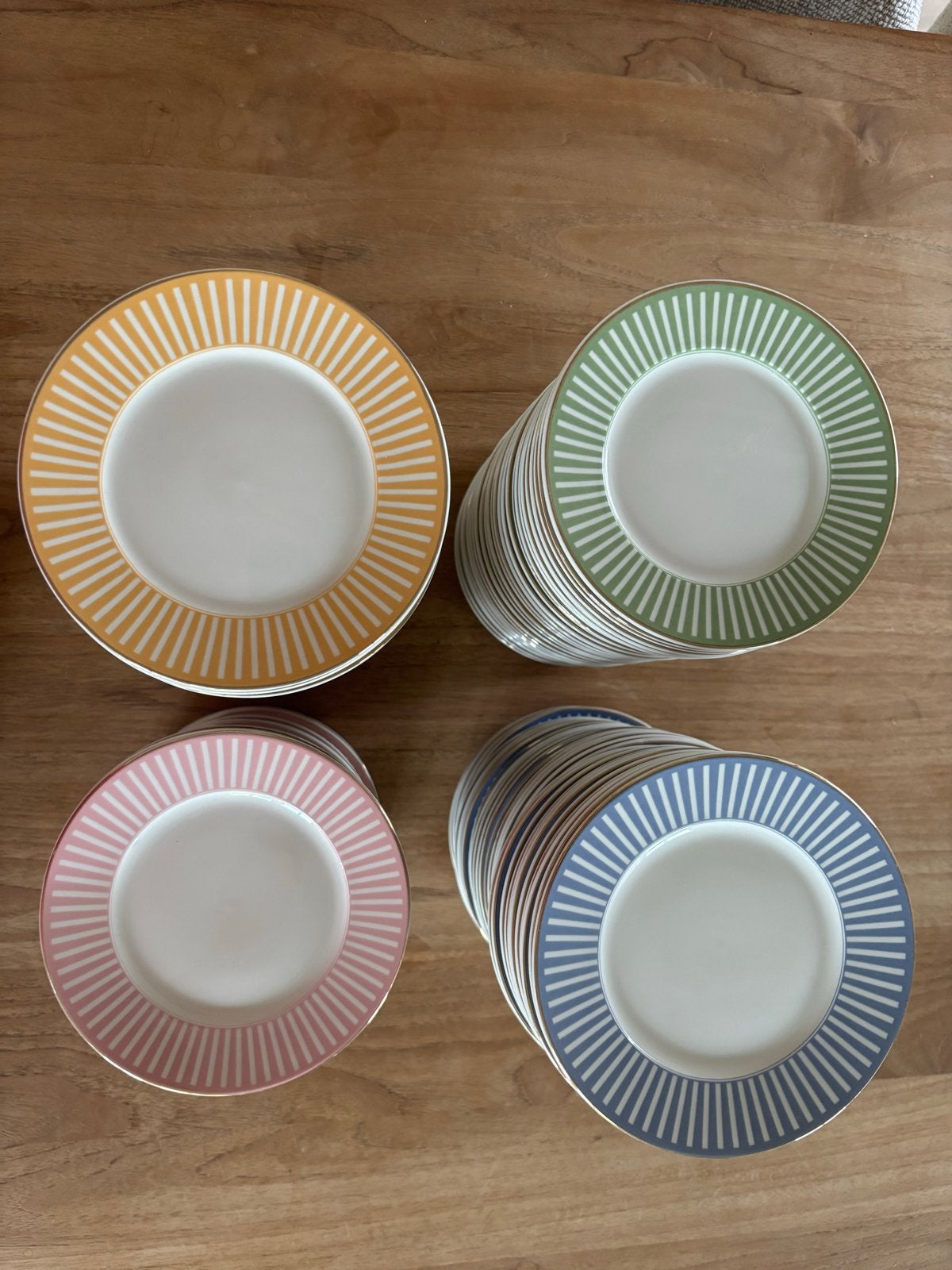 123 Nieuwe Gebaksbordjes Pasteltint Streepjes - Diverse Kleu, Ophalen, Keramiek, Nieuw, Bord(en)