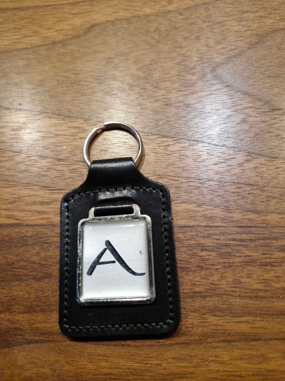 244 Leren sleutelhanger met letter A, Ophalen of Verzenden, Nieuw