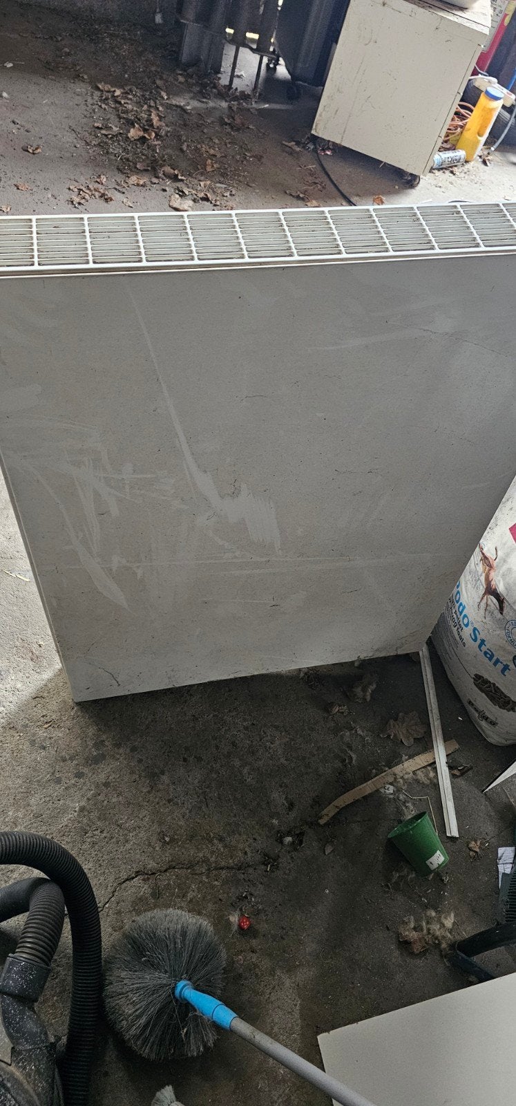Gebruikte radiator met thermostaatknop, Doe-het-zelf en Verbouw, Verwarming en Radiatoren, Ophalen, 30 tot 80 cm, Gebruikt, Radiator