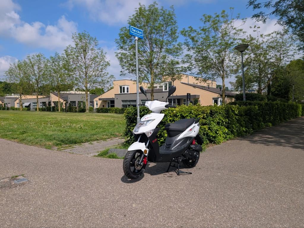 DJJD Valetta Scooter - Blauw Kenteken - Z.G.A.N., Fietsen en Brommers, Snorfietsen en Snorscooters, Zo goed als nieuw, Benzine