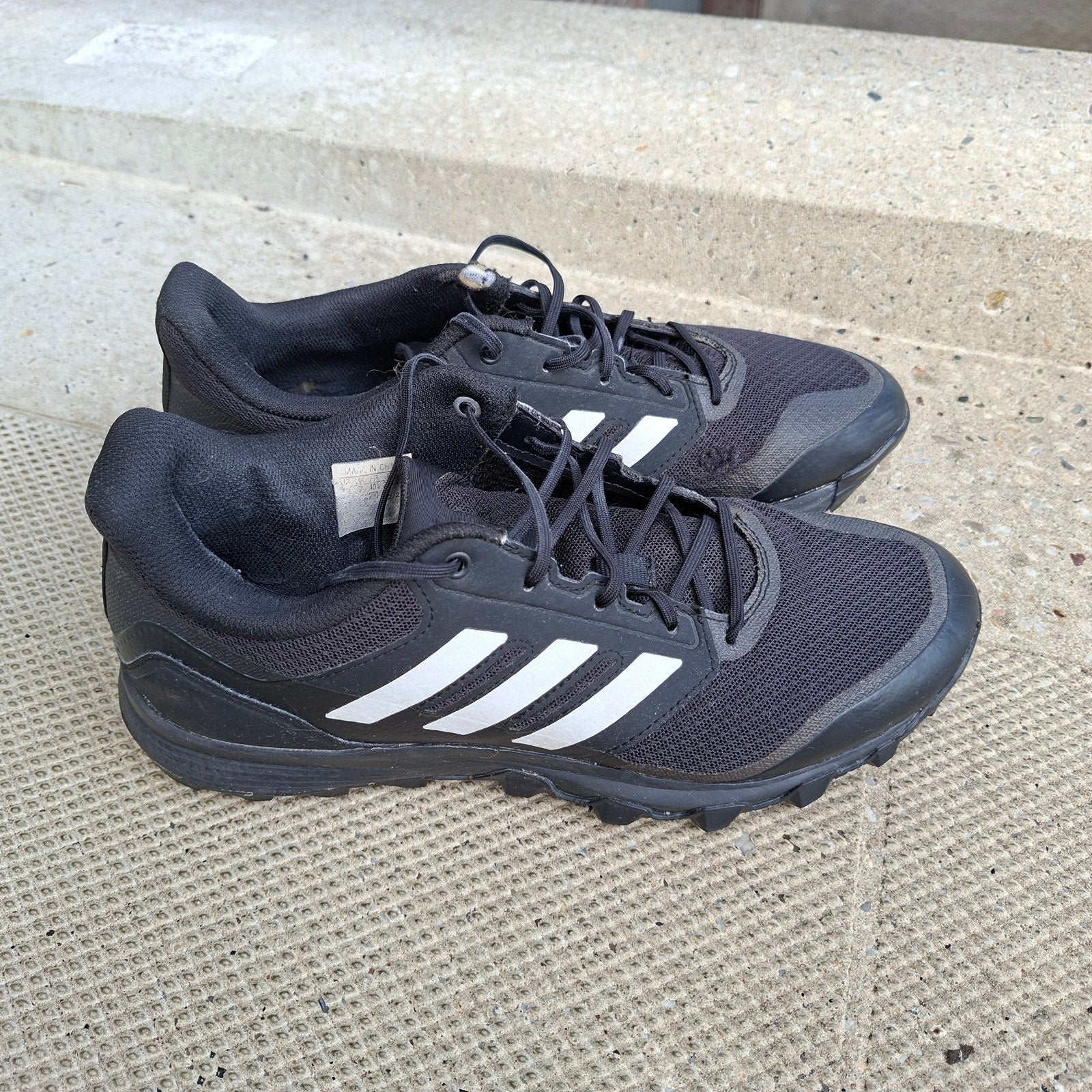 Adidas sportschoenen voor korfbal en hockey maat 40 half, Ophalen, Gebruikt