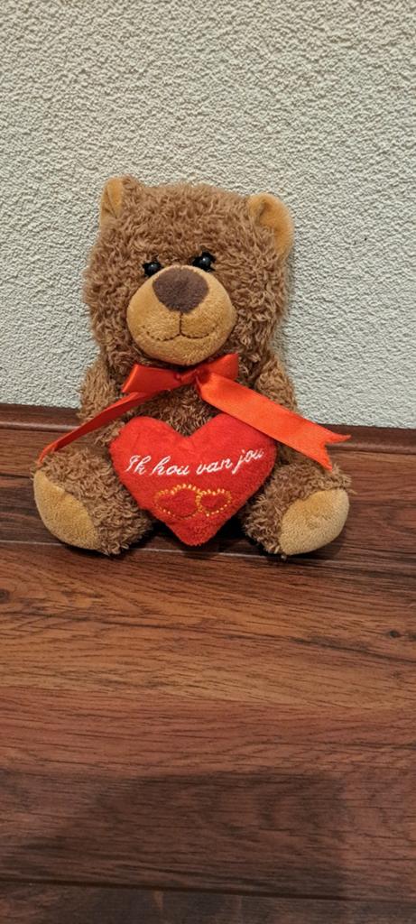 Donker bruine beer met hart (Ik hou van jou) 22 cm., Ophalen of Verzenden, Nieuw, Beer