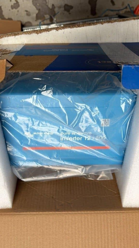 Victron Phoenix VE.Direct 12/800 Omvormer, Ophalen of Verzenden, Zo goed als nieuw