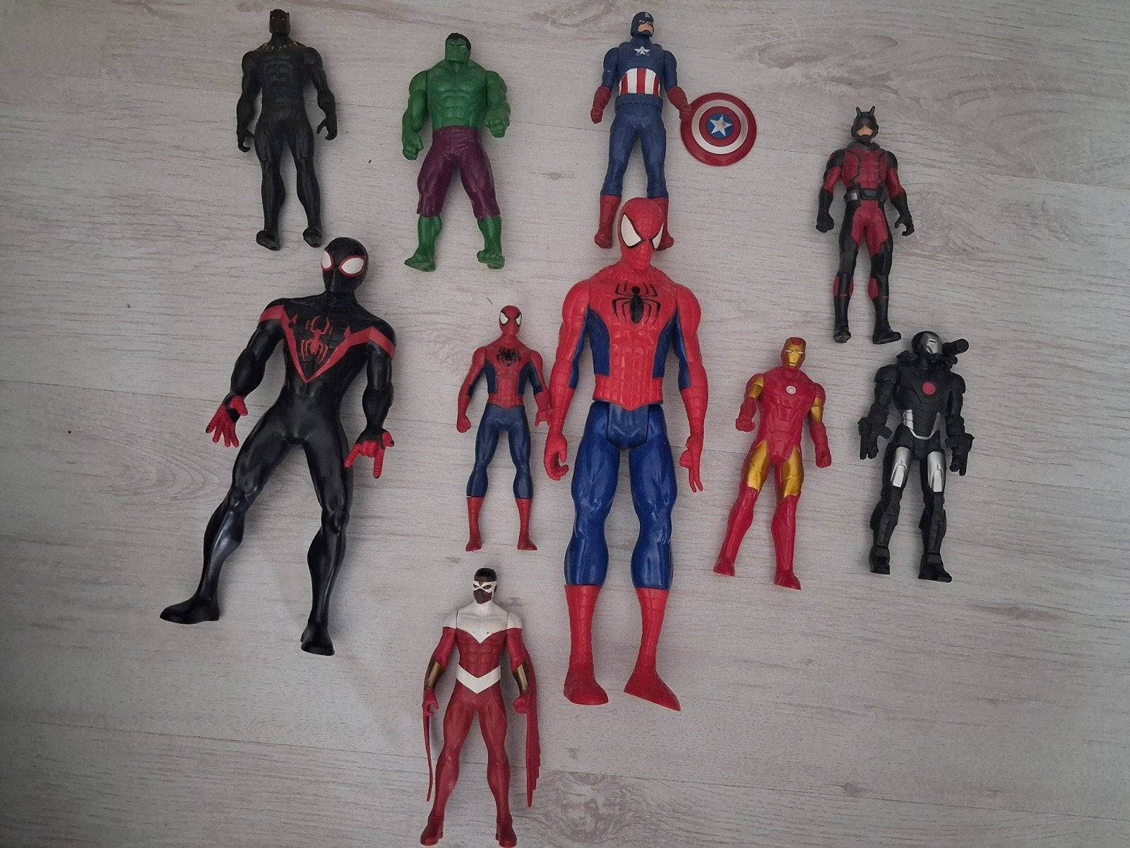 Marvel Avengers actiefiguren set - 10 stuks, Kinderen en Baby's, Speelgoed | Actiefiguren, Ophalen of Verzenden, Zo goed als nieuw
