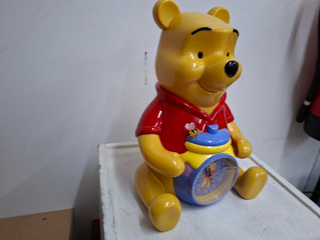 disney winnie de pooh klok wekker en spaarpot in 1, Verzamelen, Ophalen of Verzenden, Overige figuren, Nieuw, Beeldje of Figuurtje