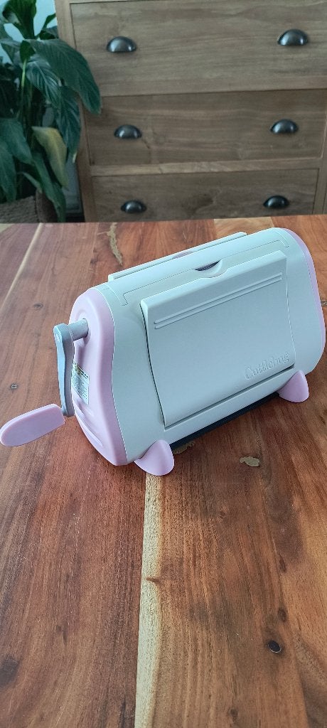 Cuttlebug Stans Embossing machine, Ophalen of Verzenden, Gebruikt, Gereedschap of Toebehoren, Cricut