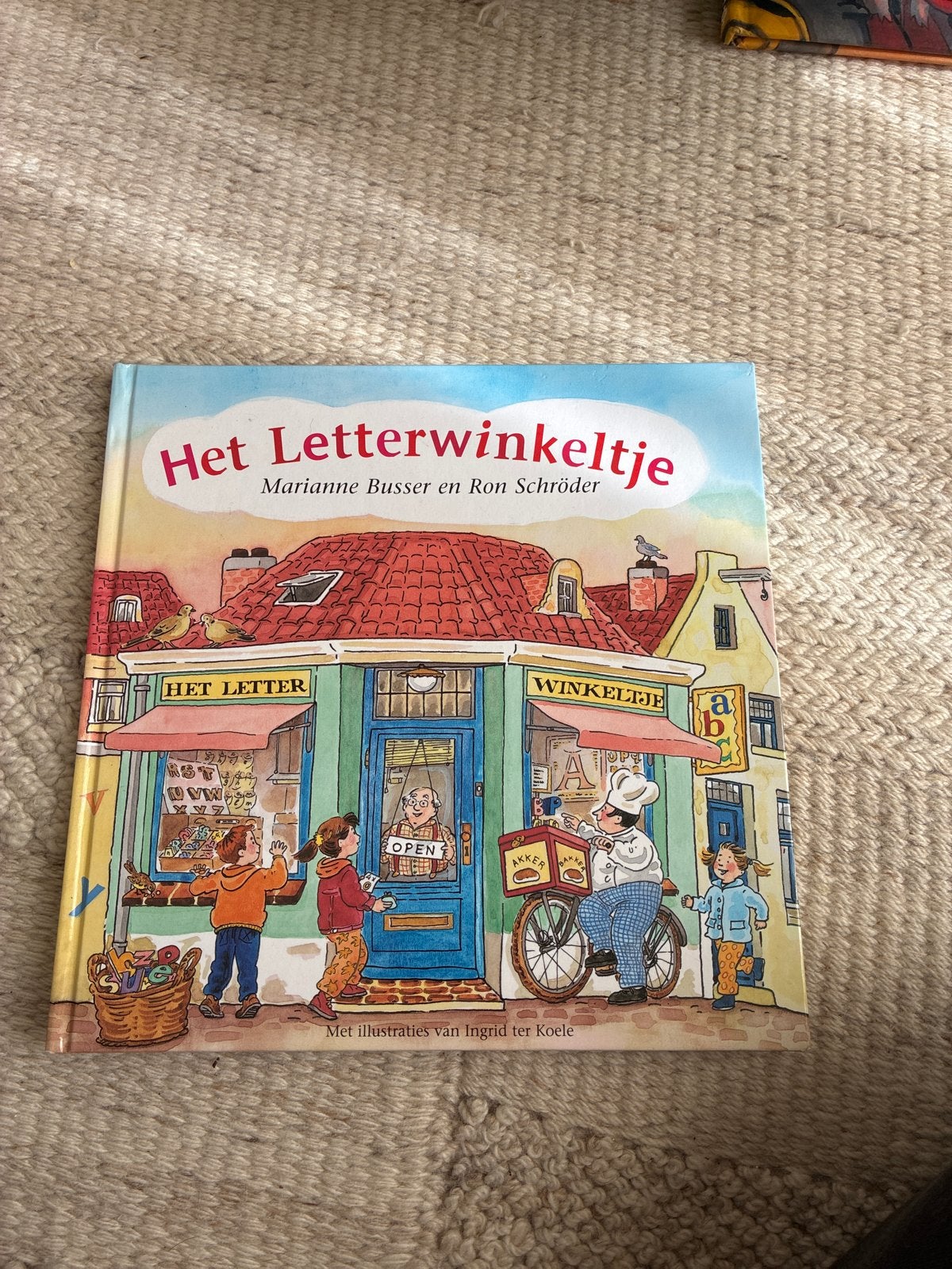 Het Letterwinkeltje - Marianne Busser & Ron Schröder, Ophalen of Verzenden, Zo goed als nieuw, Fictie algemeen