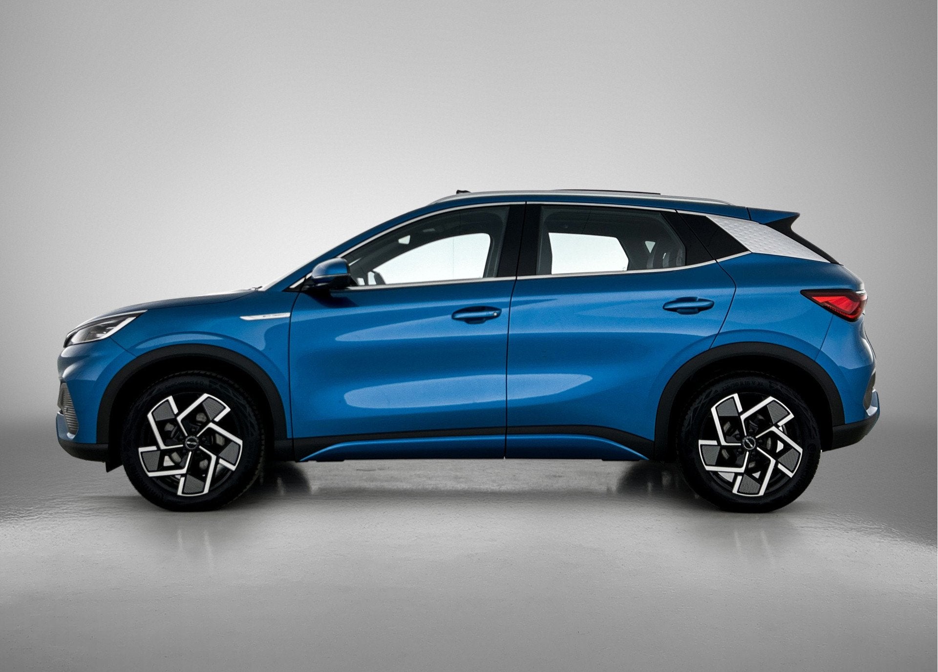 BYD ATTO 3 Comfort 60 kWh | Origineel NL! | Schuif/kanteldak, Gebruikt, 38 min, Blauw, Automatische klimaatregeling