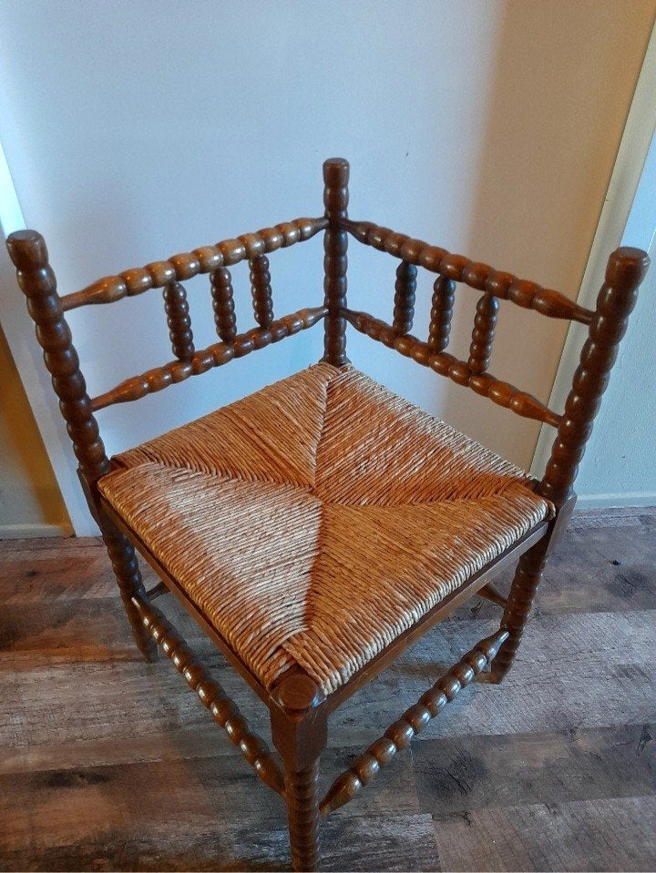 Antieke hoekstoel met biezen zitting, Antiek en Kunst, Ophalen
