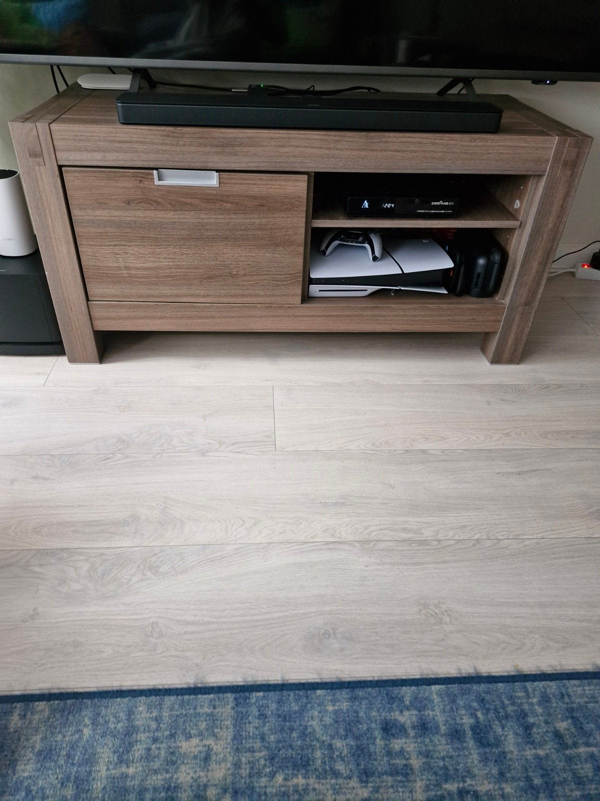 Foto 3 van Moderne TV-kast: bruin, met opbergruimte