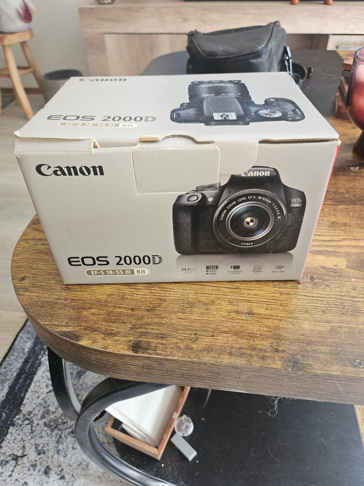 Canon EOS 2000D Spiegelreflexcamera, Canon, Lensdop, Ophalen of Verzenden, Zo goed als nieuw