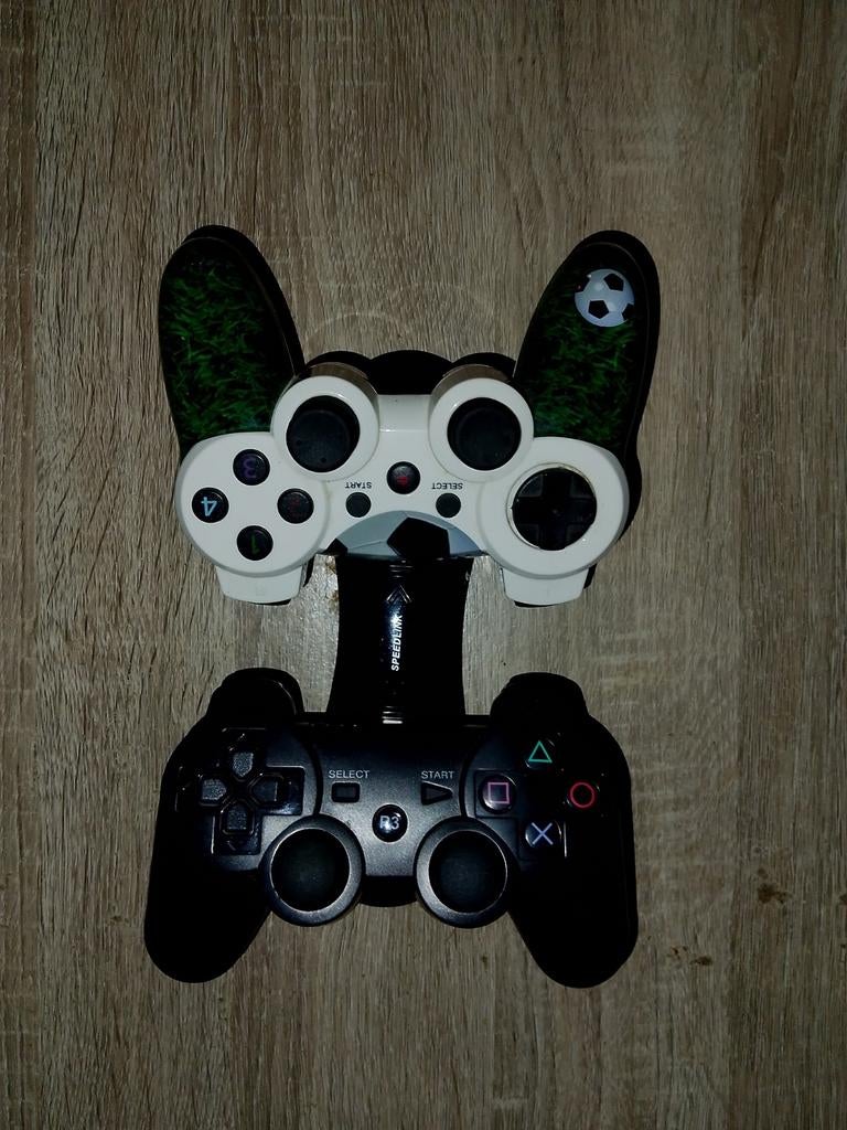 2 defecte PS3 controllers + oplader voor de handige Harrie, Ophalen of Verzenden, Niet werkend, Controller, PlayStation 3