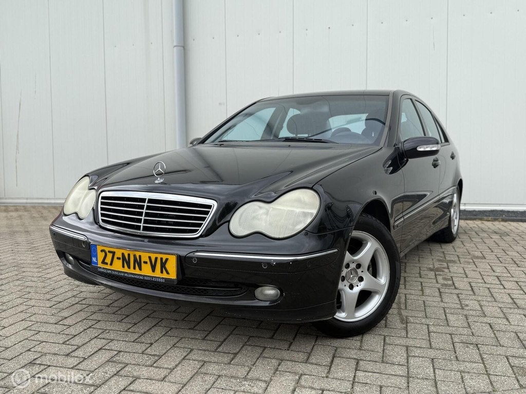 Mercedes C-klasse 180 K Avantgarde Airco Cruise BT LM velgen, Gebruikt, 1796 cc, Zwart, Origineel Nederlands