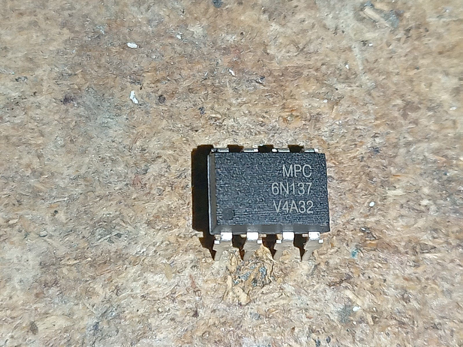 IC: optocoupler: 6N137 (1 / 2 / 4 / 8 / 16 / 32 stuks), Ophalen of Verzenden, Nieuw