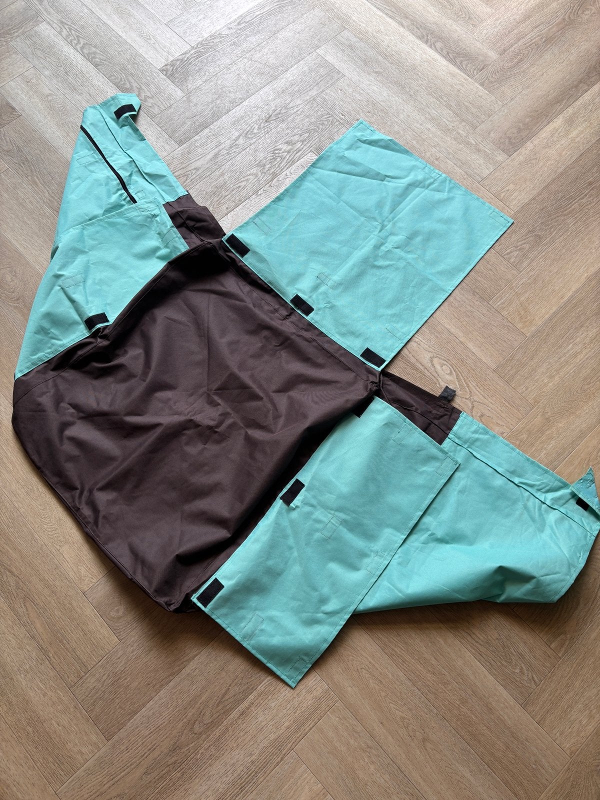 Beeztees benchhoes Benco bruin/mint 63 x 55 x 61 cm, Dieren en Toebehoren, Ophalen of Verzenden, Zo goed als nieuw