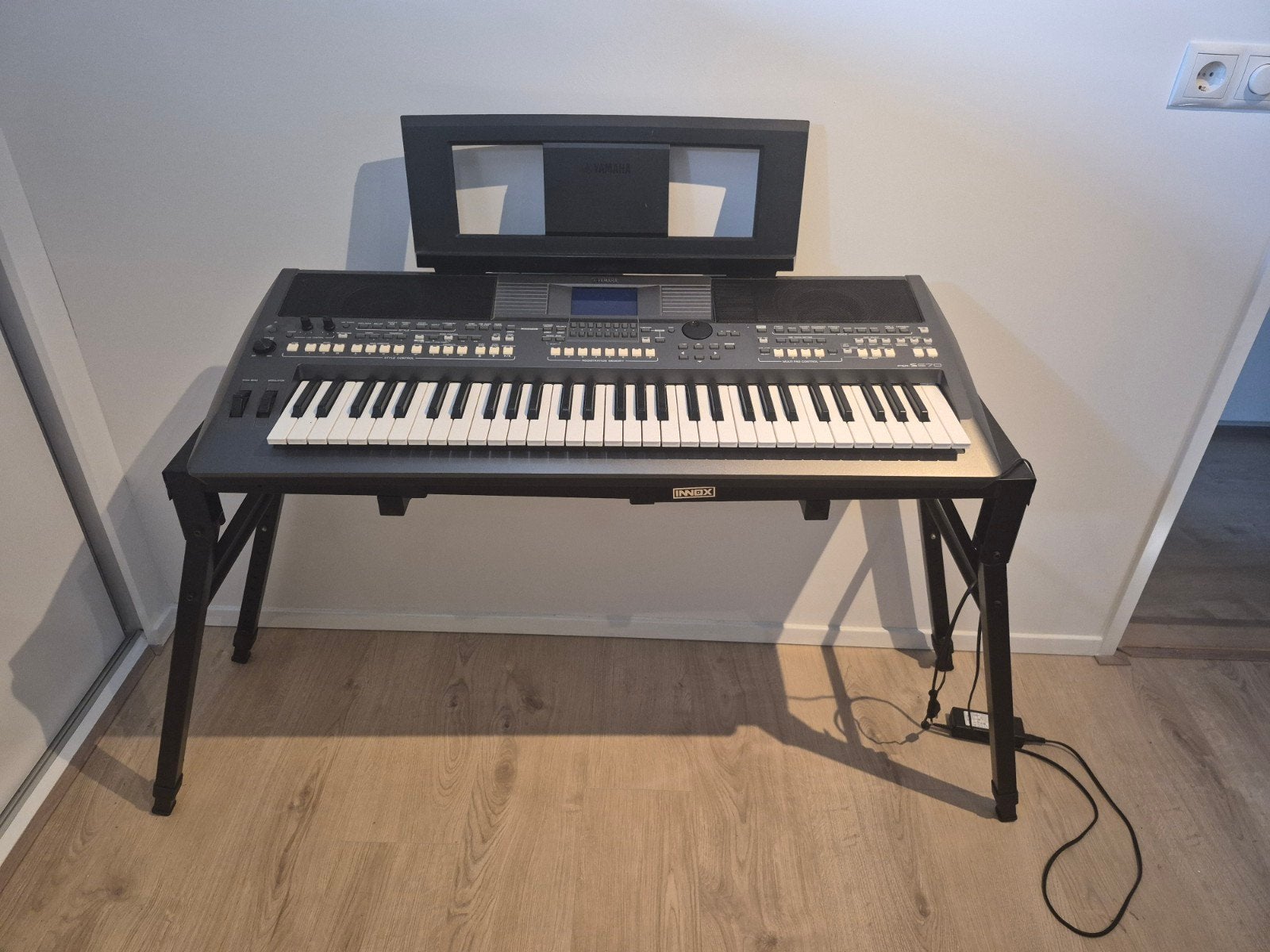 Yamaha PSR-S670 keyboard met standaard, Muziek en Instrumenten, Keyboards, Ophalen, Yamaha, Met standaard, 61 toetsen