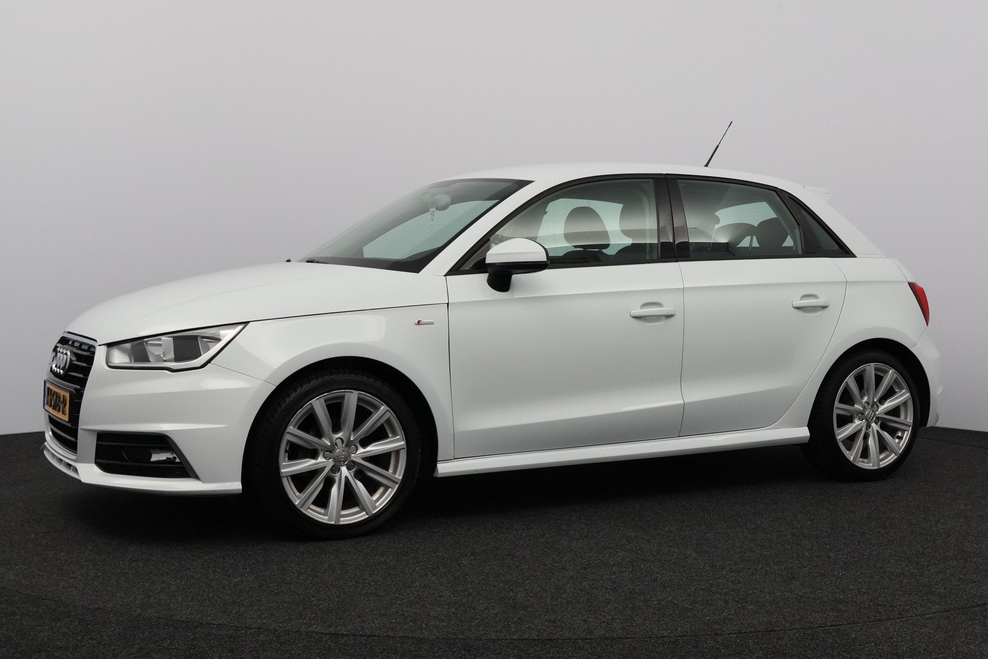 Audi A1 Sportback 1.0 TFSI S-Line/ Trekhaak/ 17''LMV/ Airco/, Auto's, Voorwielaandrijving, Stof, 4 stoelen, Origineel Nederlands