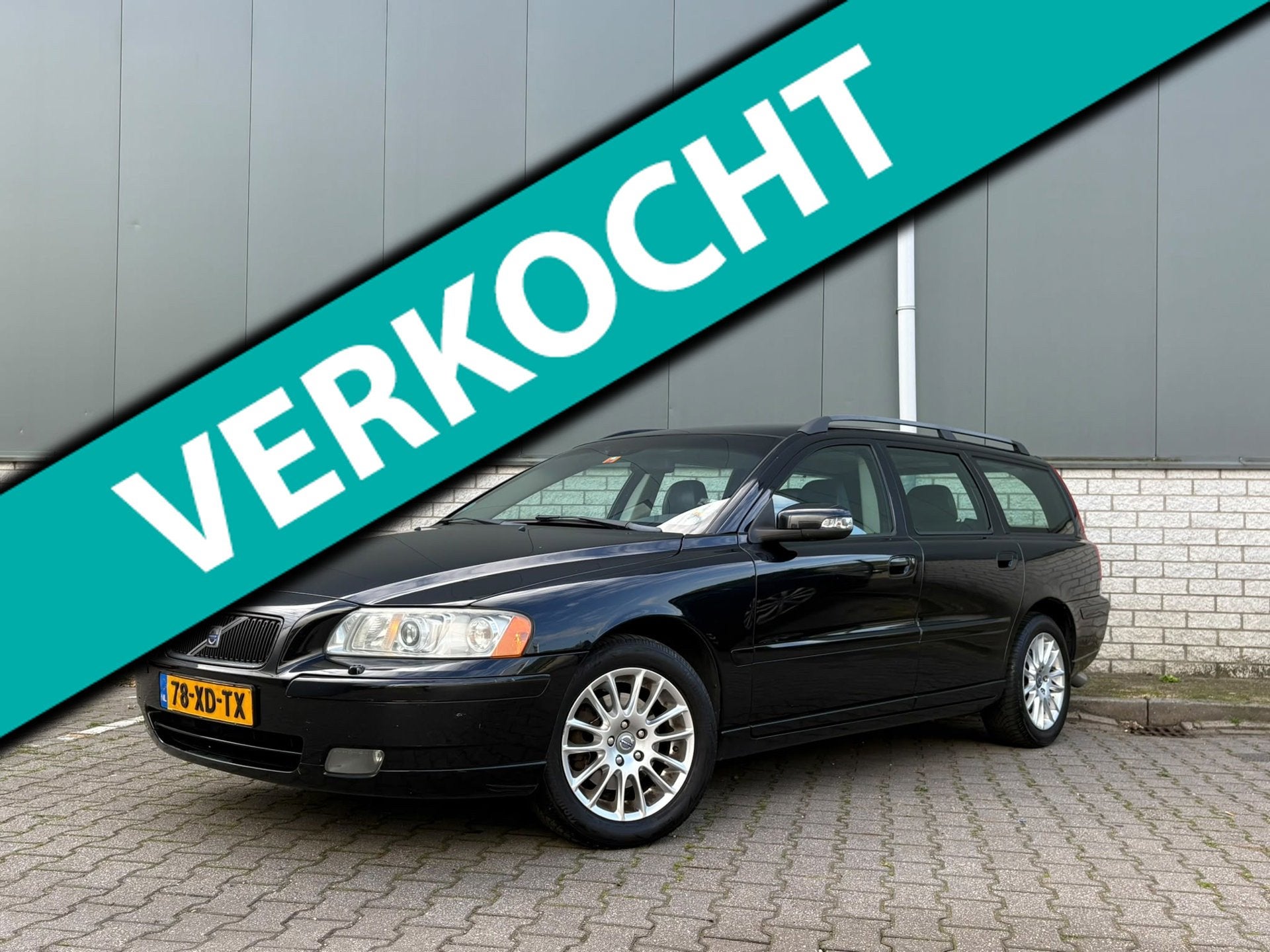 Volvo V70 2.4 D5 Edition Sport-5 cilinder-Stoelverwarming-Le, Auto's, Voorwielaandrijving, 15 km/l, Zwart, Zwart