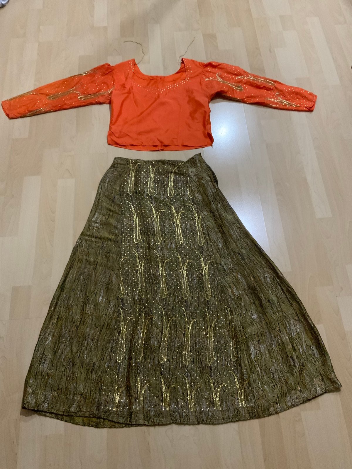 Indiase rok en blouse oranje/groen/goud  mt m 38, Maat 38/40 (M), Overige typen, Ophalen of Verzenden, Zo goed als nieuw