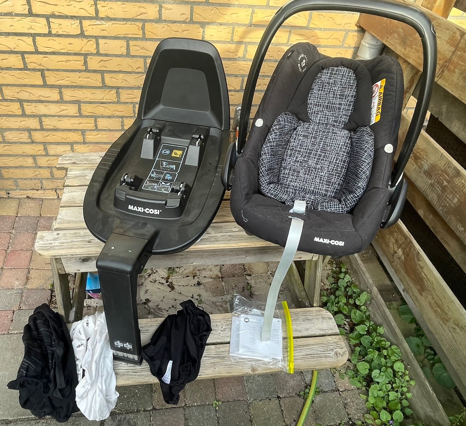 Maxi Cosi Rock it met FamilyFix 2 isofix base, Kinderen en Baby's, Autostoeltjes, Ophalen, Zo goed als nieuw, Isofix, 0 t/m 13 kg