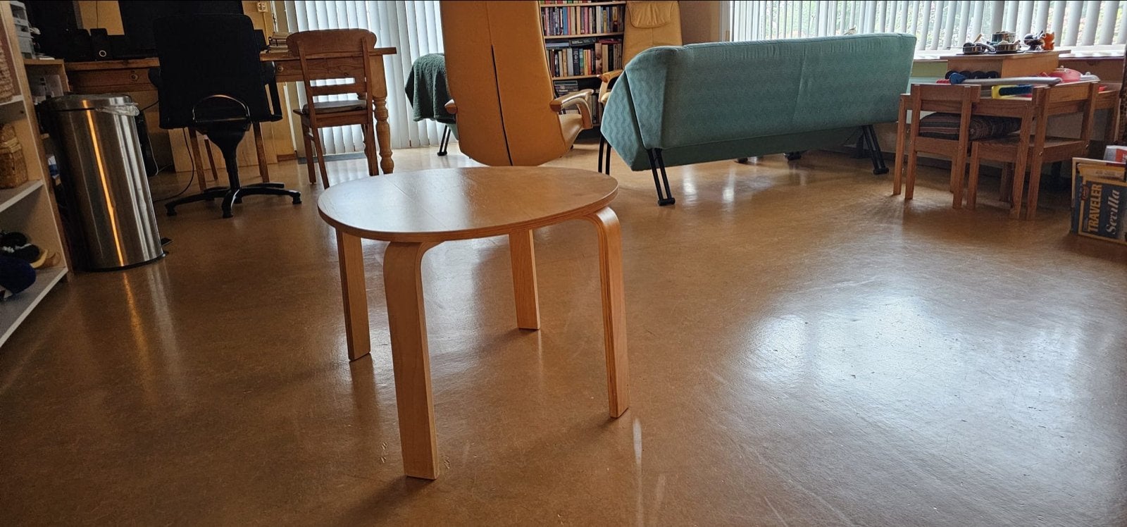 Stijlvolle houten bijzettafeltje- Gebogen poten, Ophalen, Gebruikt, 50 tot 100 cm, Ovaal