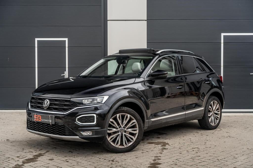 Volkswagen T-Roc 1.5 TSI Sport Leder|Camera|Carplay|Pano|VOL, Auto's, 4 cilinders, 150 pk, Zwart, Leder