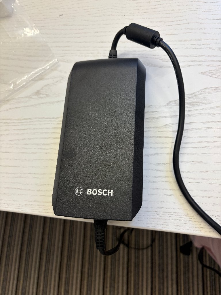 Bosch eBike Acculader BES 2 - 4 Ampere (Zo goed als nieuw), Zo goed als nieuw