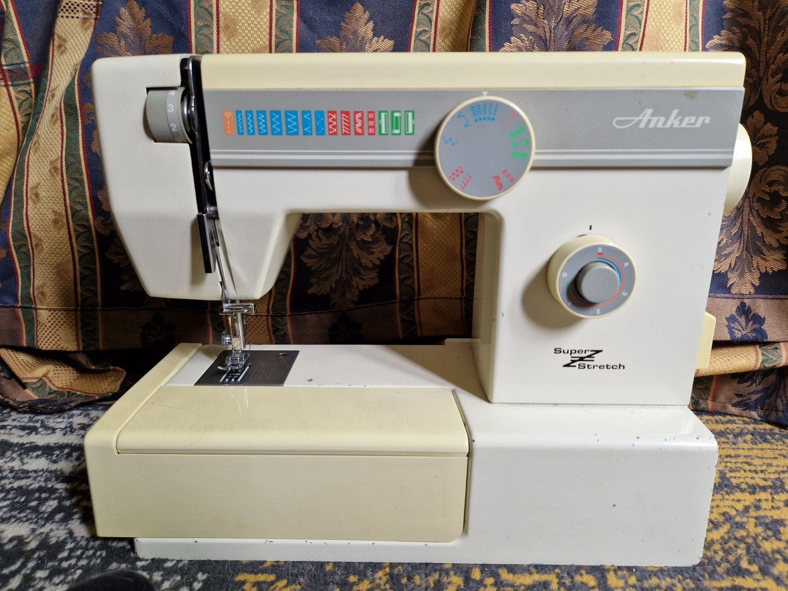 Anker Super Stretch Naaimachine Model 225, Hobby en Vrije tijd, Naaimachines en Toebehoren, Gebruikt, Naaimachine, Overige merken