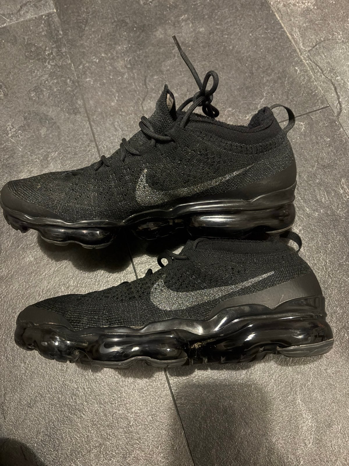 Nike Air VaporMax Flyknit 2021 - Triple Black maat 42, Ophalen of Verzenden, Gedragen, Zwart, Sneakers of Gympen