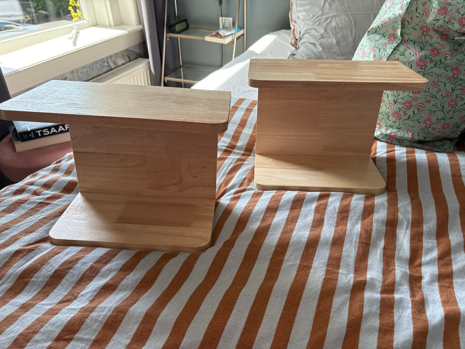 Nieuw wand nachtkastje, Minder dan 45 cm, Nieuw, Ophalen of Verzenden, Minder dan 55 cm