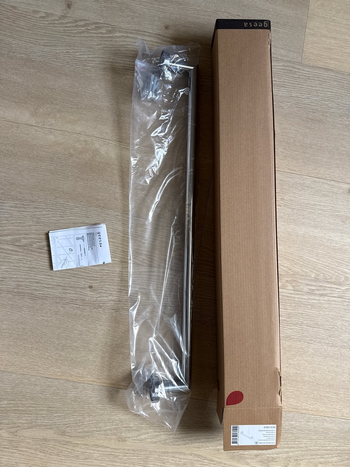 Geesa Nemox handdoekhouder chroom 60 cm nieuw in doos, Ophalen of Verzenden, Nieuw, Overige merken, Handdoekenrek