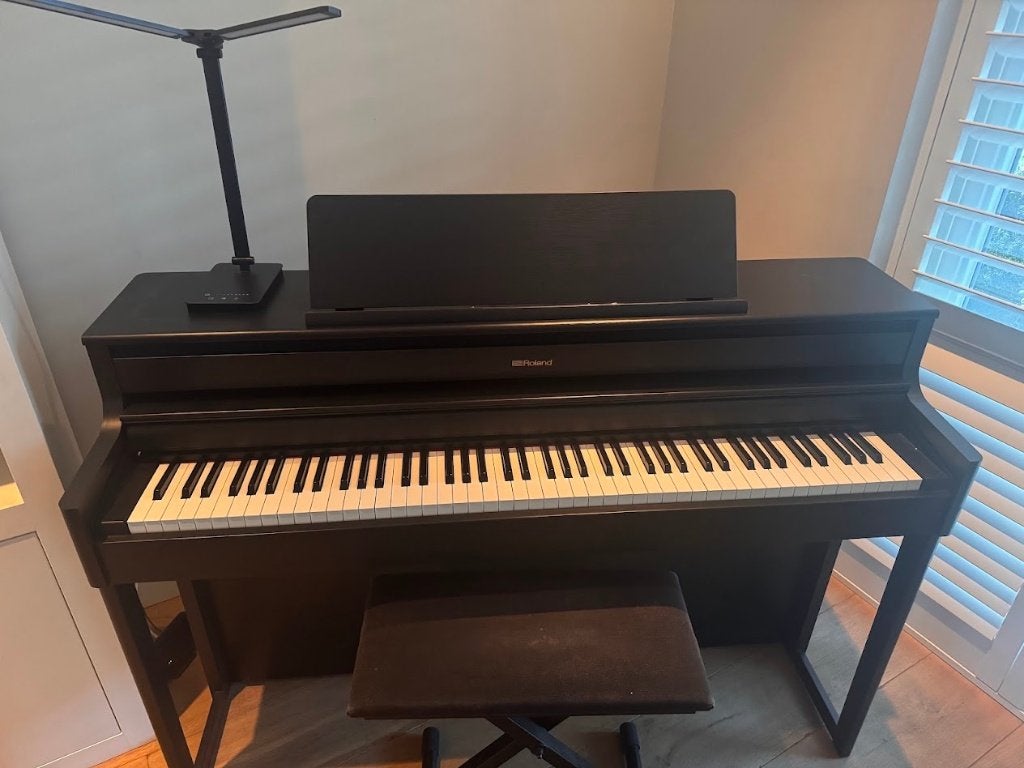 Roland HP702 digitale piano Charcoal Black, Ophalen, Zwart, Zo goed als nieuw, Piano