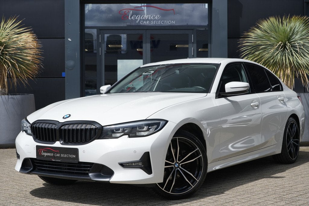 BMW 3 Serie 318i Sportline High Executive 157pk Navigatie/Ap, Automaat, 1998 cc, Achterwielaandrijving, Gebruikt
