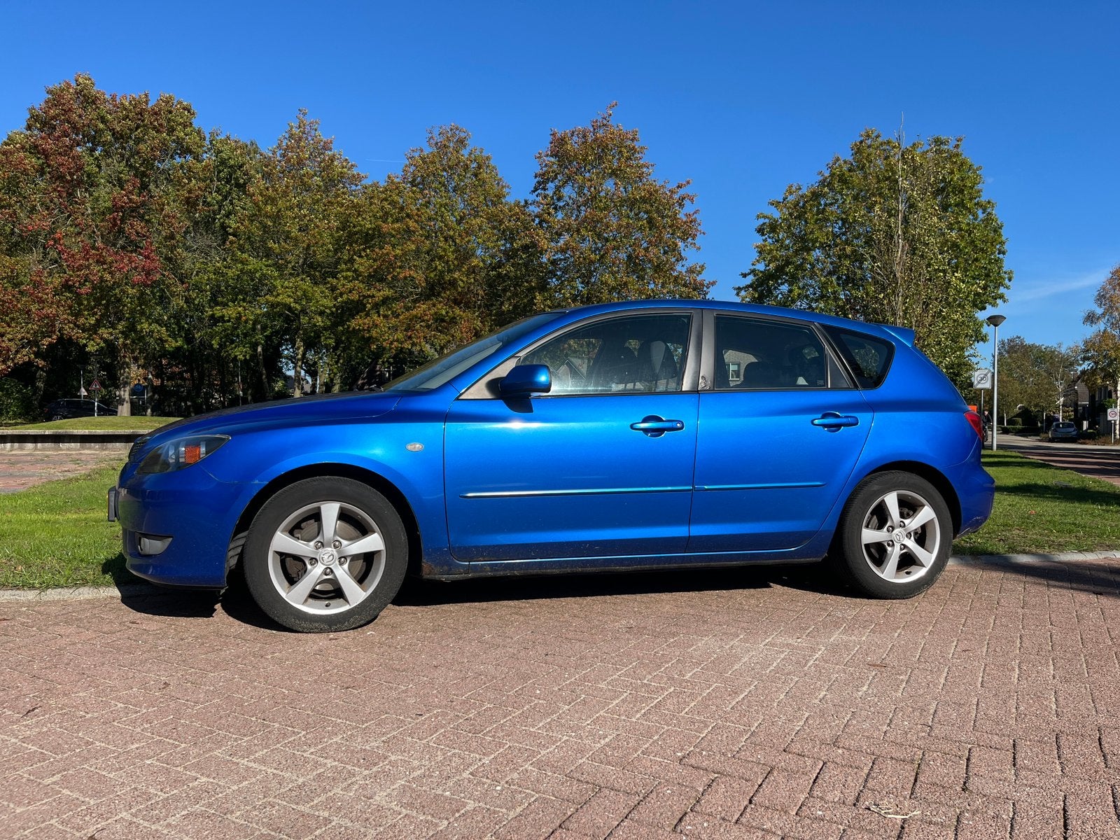 Mazda 3 1.4 Sport 2004 Blauw, Voorwielaandrijving, Zwart, 4 cilinders, 1349 cc