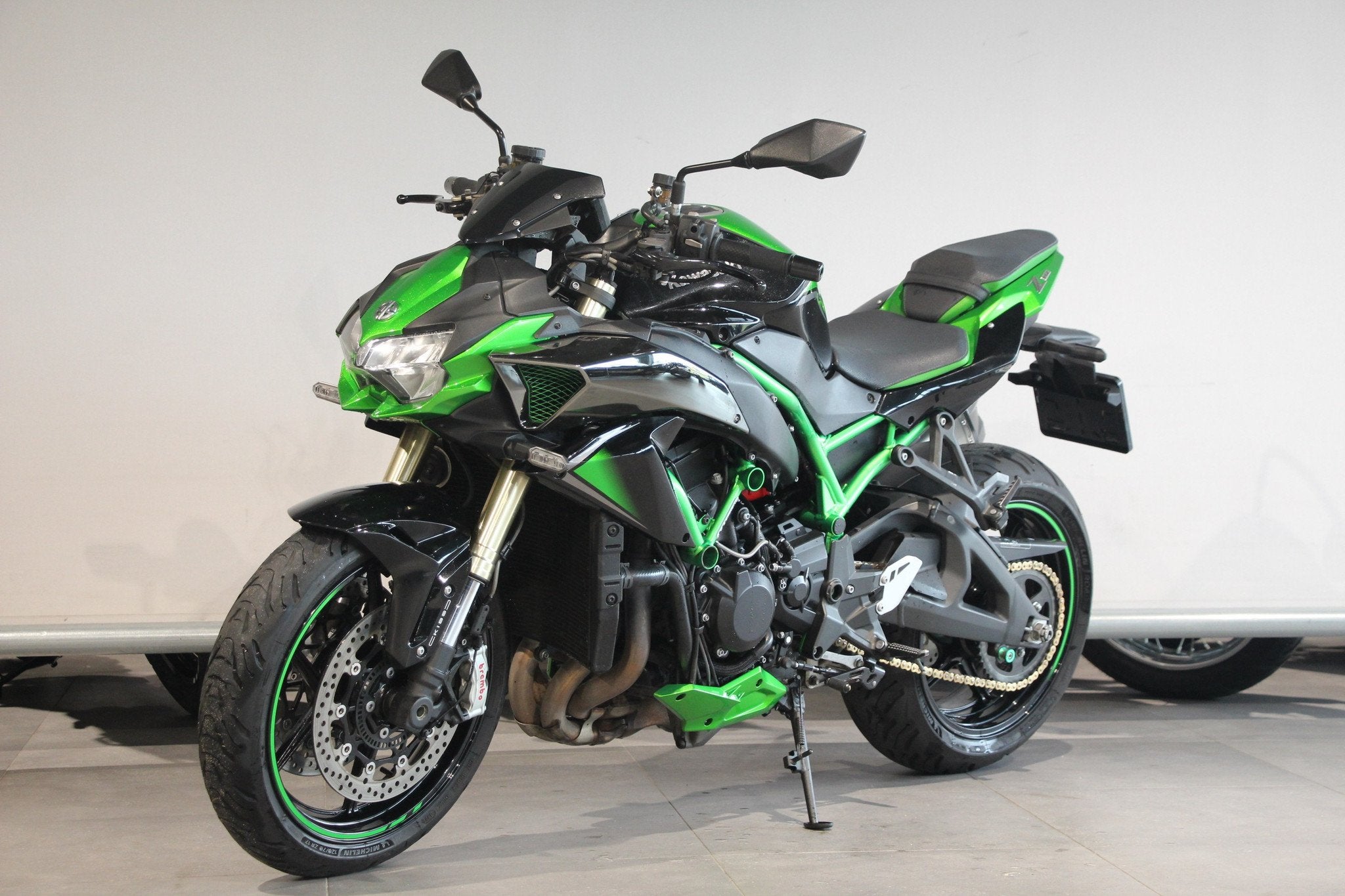 Kawasaki Z H2 SE (bj 2022), Motoren, Bedrijf, Info@kawasaki.nl, Meer dan 35 kW, Jacobus Spijkerdreef 1-3
2132 PZ  Hoofddorp, NL