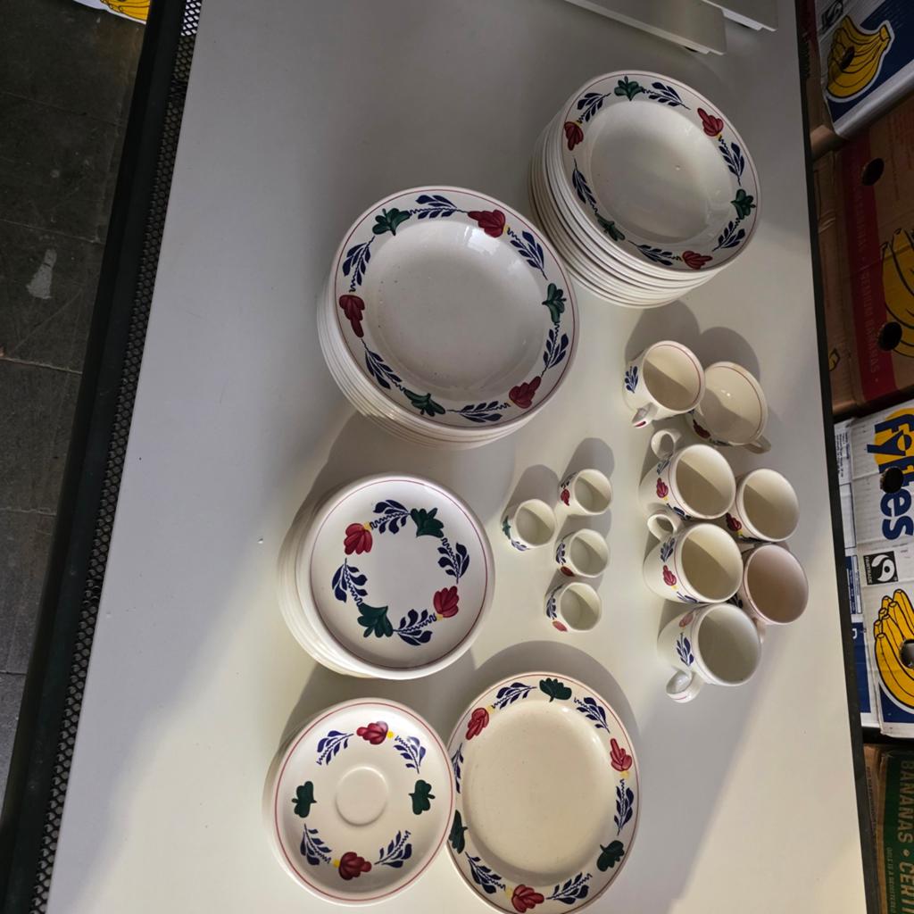 Servies te koop, Ophalen of Verzenden, Overige stijlen, Bord(en)