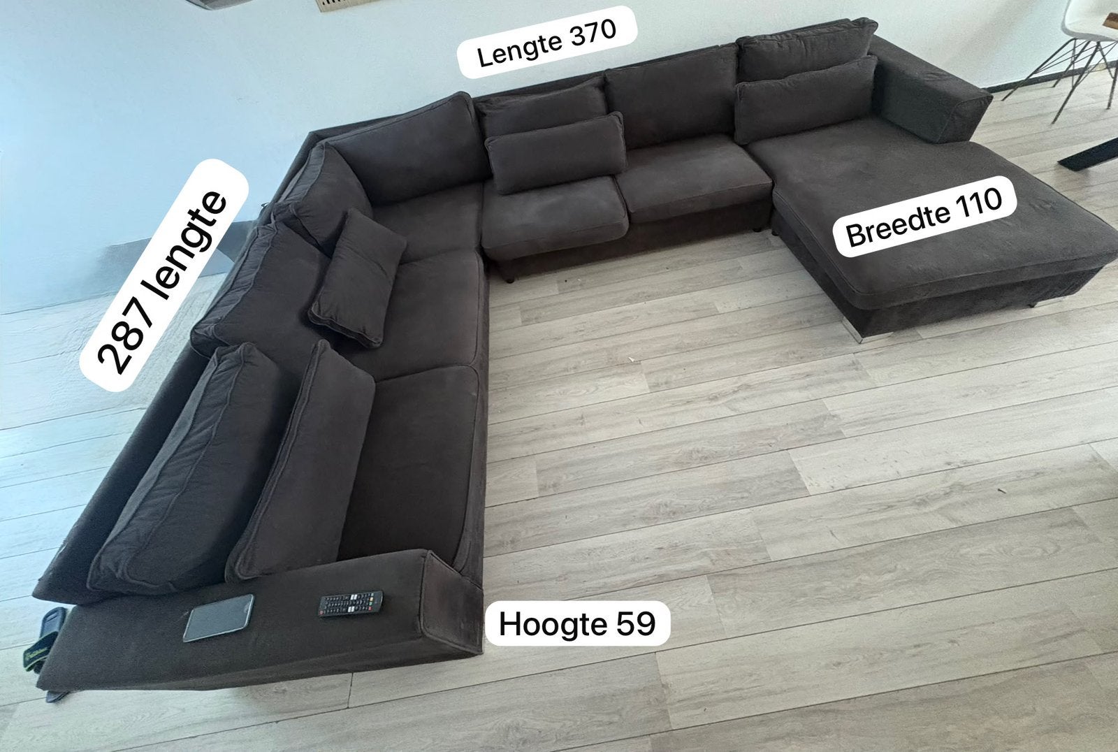 Hoekbank donkergrijs/zwart, Huis en Inrichting, Ophalen, Zo goed als nieuw, Vierpersoons of meer