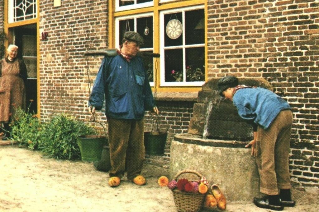 802392 Klederdracht uit Brabant 80+ Vez vanuit Heesch, Verzamelen, Ophalen of Verzenden, 1980 tot heden, Gelopen, Noord-Brabant
