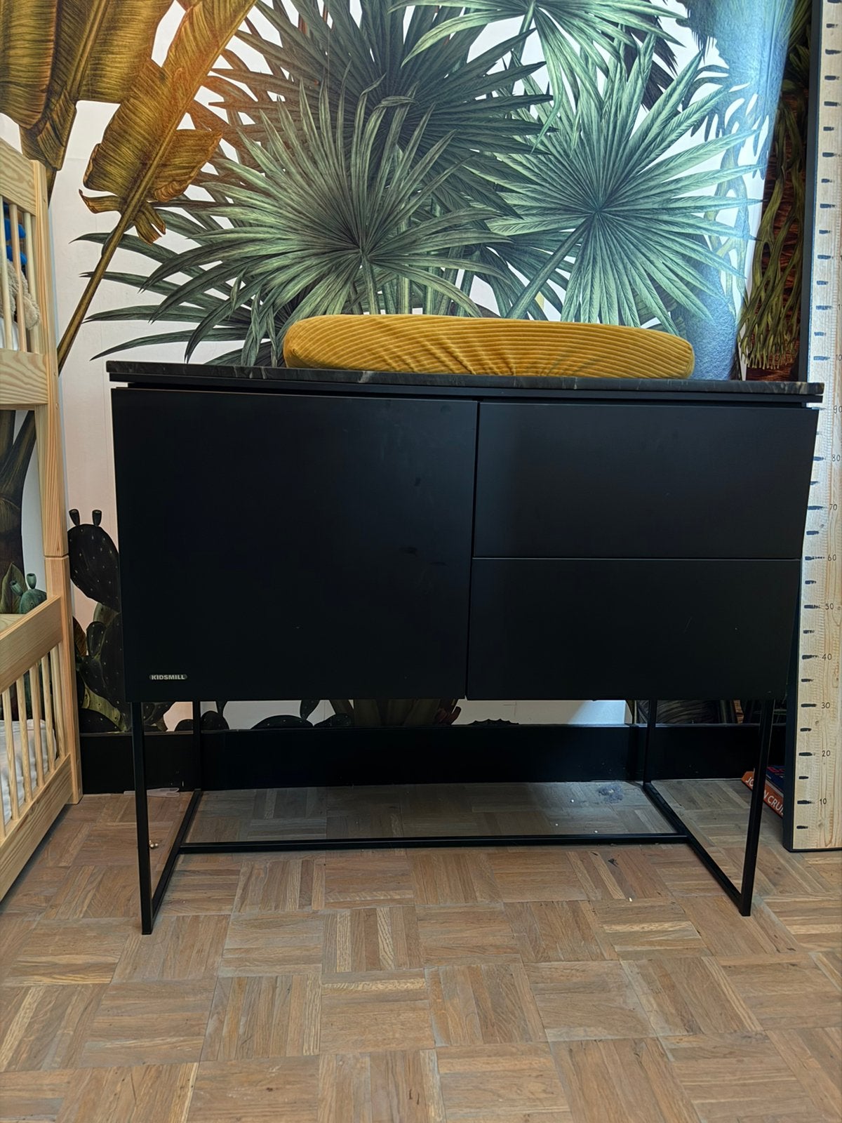 Kidsmill commode met natuursteen blad, Huis en Inrichting, Kasten | Dressoirs, Ophalen, Overige materialen, Gebruikt, 50 tot 75 cm