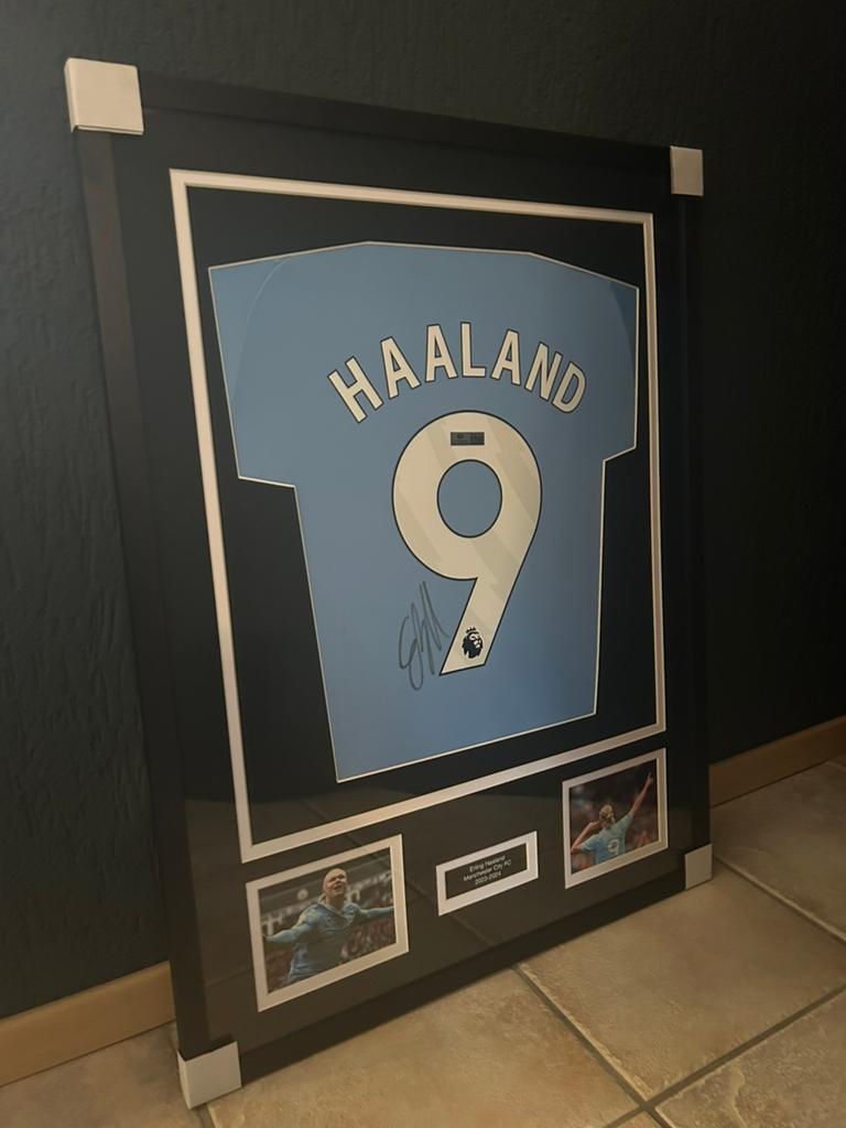 Erling Haaland shirt gesigneerd Ingelijst COA Man City 23/24, Ophalen of Verzenden, Nieuw, Buitenlandse clubs, Shirt