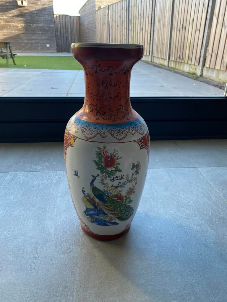 Decoratieve Oosterse Vaas met Pauwen en Bloemen, Ophalen
