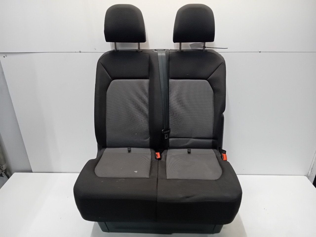Stoel rechts voor Volkswagen Crafter, Onderdelen@venauto.nl, Van der Ven Autorecycling B.V., Gebruikt, Ettenseweg 76, 4706 PB Roosendaal, The Netherlands