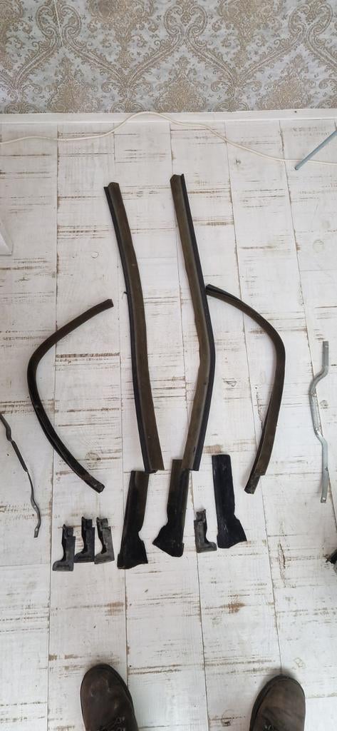 Mercedes W123 coupe deurrubbers en raammechanismes, Auto-onderdelen, Ophalen